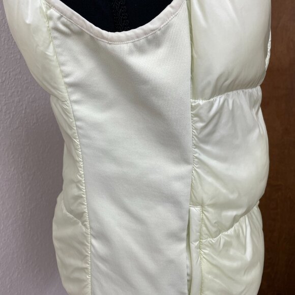 Fabletics Elliot Puffer Vest Size: L - Picture 4 of 10